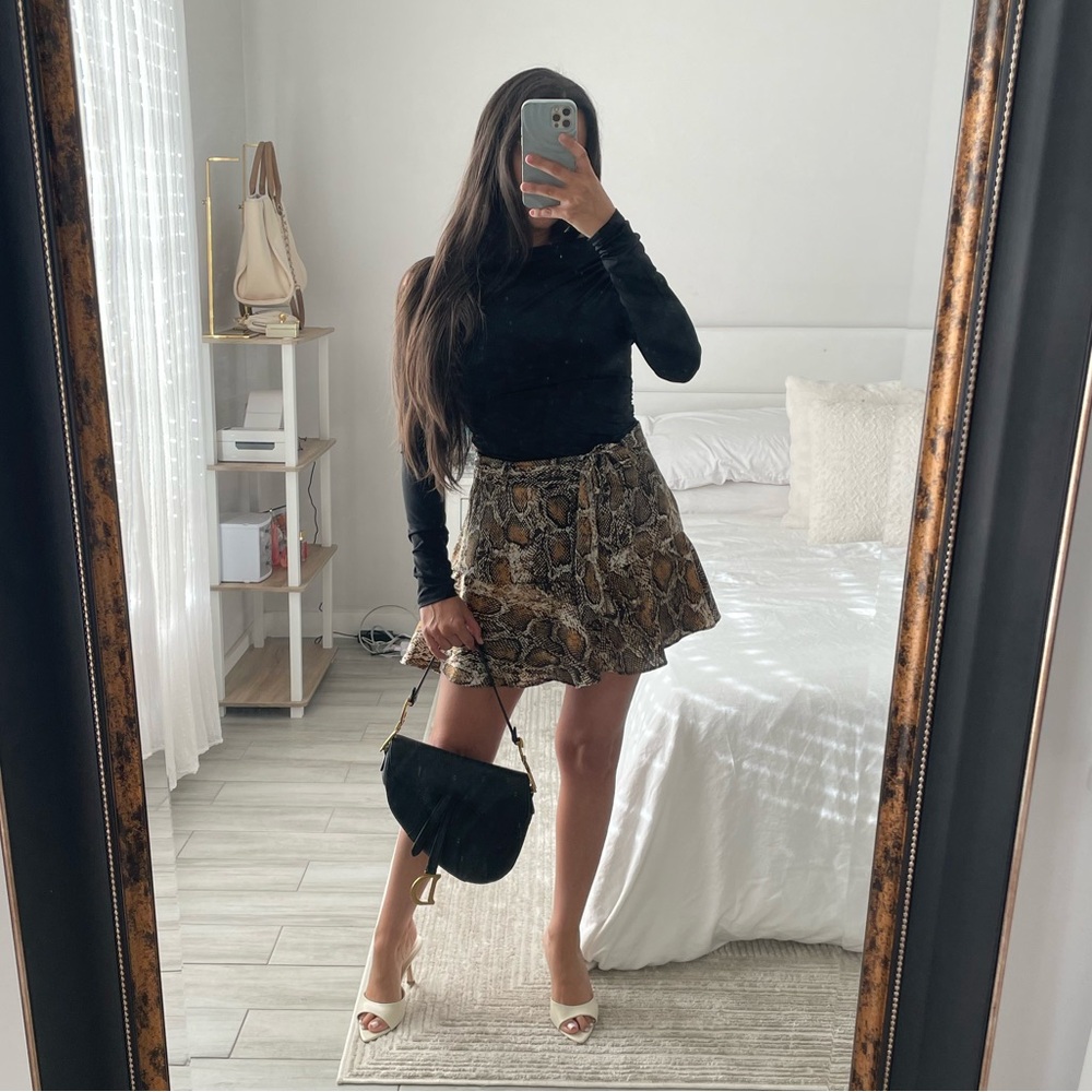 Zara Snake Print Skort High Waist Ruffle Mini Skirt Shorts Size M